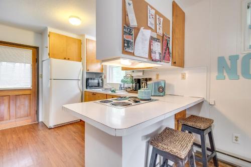 Cozy Elizabeth Studio with Deck Near Norfork Lake! detail