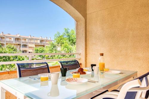 Apartment with beautiful views - image 2