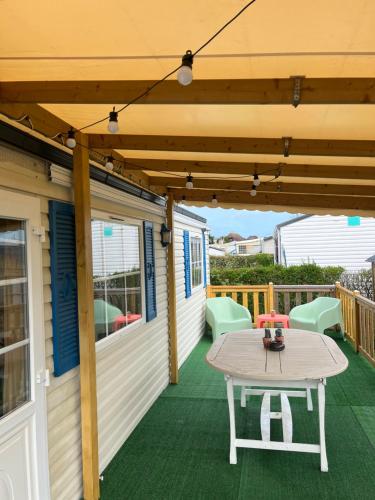 المرافق, Mobile-home Camping 4 etoiles bord de mer in Ouistreham