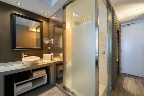 Catalonia Square 4* Sup