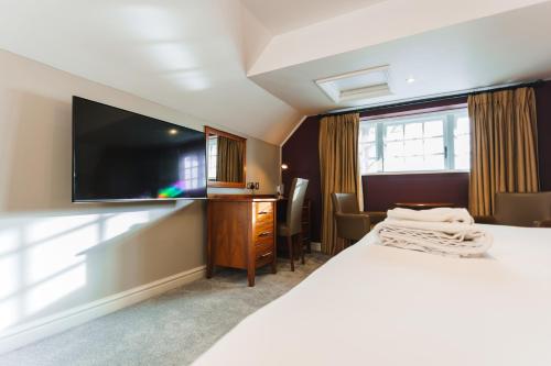 The Dog & Doublet Inn - image 4