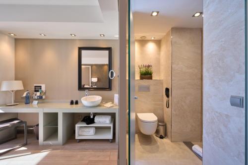 Superior Double or Twin Room with Terrace image 5