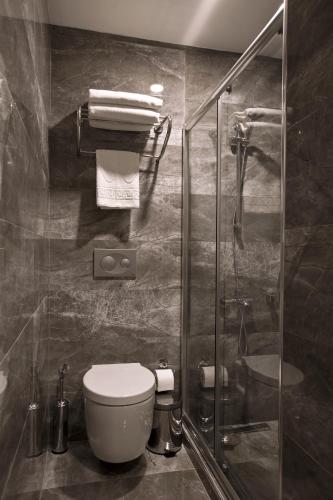 Snog Rooms & Suites Room Type - King Room