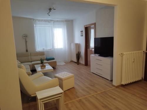 Amazing flat in old town with large balcony, Bratislava (fotografie 8)