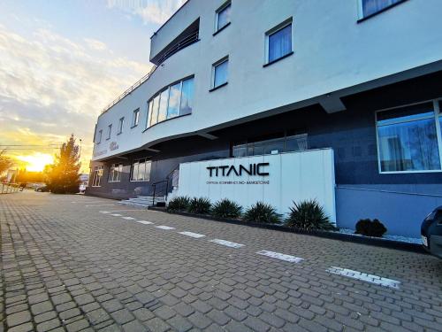 Titanic - image 8