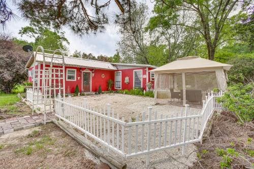 . Rural Louisiana Vacation Rental with Fire Pit!