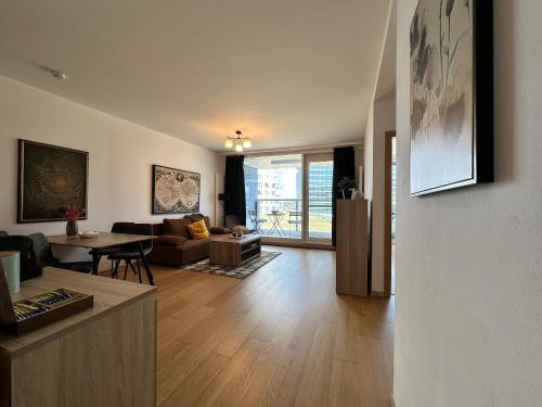 Self check-in, Danube bank, free parking, Bratislava (foto 3)