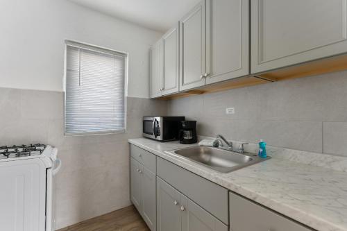 廚房, Oceanic Hotel & Barefoot Tiki Bar in 懷爾德伍德