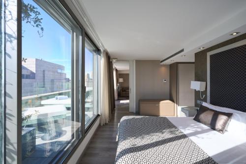 Catalonia Square 4* Sup