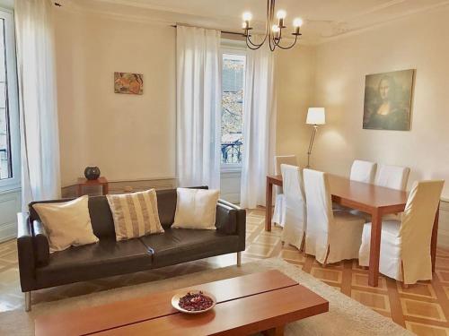 145 * Spacious apartment bright and charming