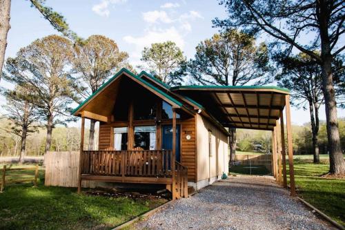 The Lucky Lodge at Lake Guntersville - Mountain Lakes in Guntersville, USA