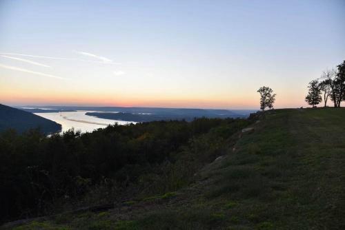 The Lucky Lodge at Lake Guntersville - Mountain Lakes