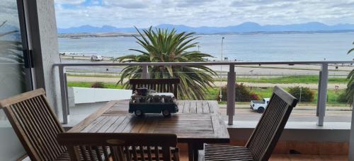 De Bakke Terrace 6 in Santos Bay