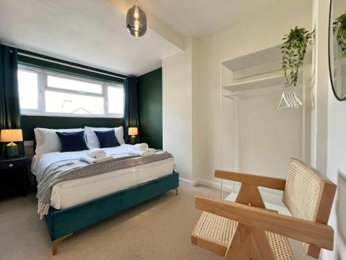 Charming Central Windsor 2 Bed Cottage Private Garden Legoland Ascot Windsor Castle Thorpe Park Heathrow Airport, Windsor (zdjęcie 2)