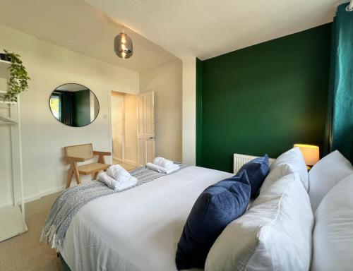 Charming Central Windsor 2 Bed Cottage Private Garden Legoland Ascot Windsor Castle Thorpe Park Heathrow Airport, Windsor (zdjęcie 6)