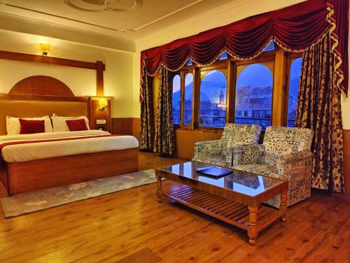 Hotel Surya International in Aleo