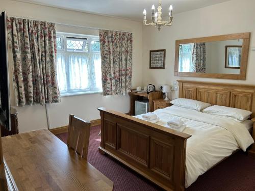 Oakwood Bed and Breakfast Heathrow - image 10