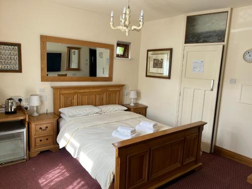 Oakwood Bed and Breakfast Heathrow - image 5