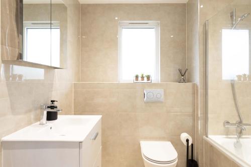 Weekly Monthly Discount Free Parking Sleeps 3