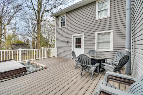 Lakefront Cayuga Retreat with Private Deck and Hot Tub