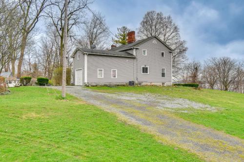 Lakefront Cayuga Retreat with Private Deck and Hot Tub