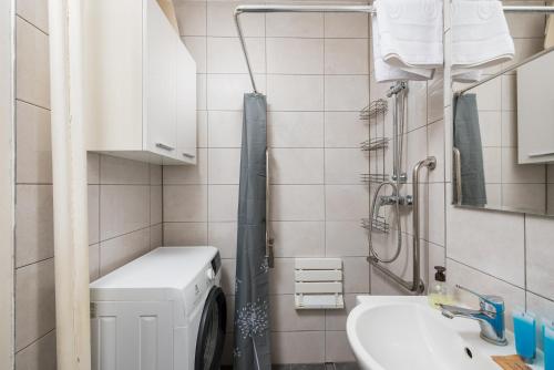 Wola Miła Standard Apartment by BookingHost 3