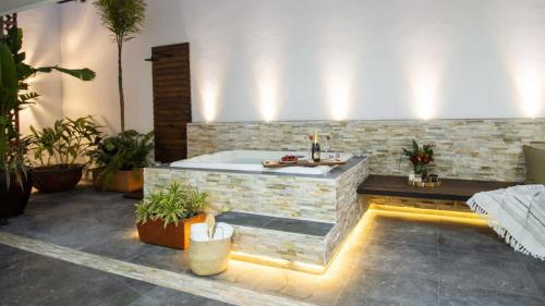 A Serene Haven Private Terrace Hot Tub SmartTVs