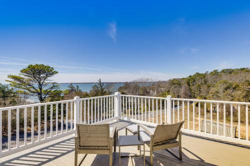 Hamptons Home Near Beaches with Pool and Water Views! in เซาท์แทมป์ตัน (NY)
