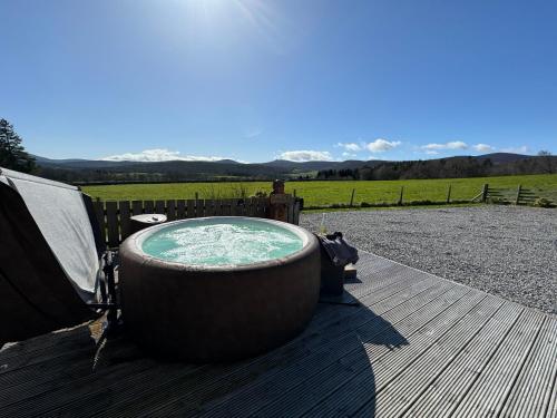 Drumhead Cottage Finzean, Banchory Aberdeenshire Self Catering with Hot Tub