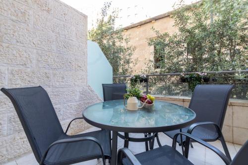Kook Isrentals - ApartHotels In City Center - image 7