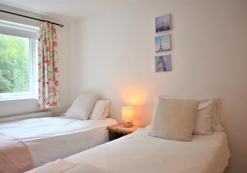Picture of Chichester Holiday Properties - Cawley Priory, 2 Bedroom City Centre Apartment