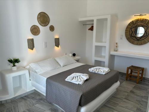 Magginas Studios, Paroikia (foto 3)