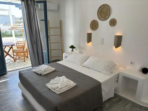Magginas Studios, Paroikia (foto 11)