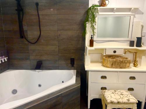 ワイズマンズ・フェリー Paisanas Wisemans Ferry 4つ星 ホテル レストラン