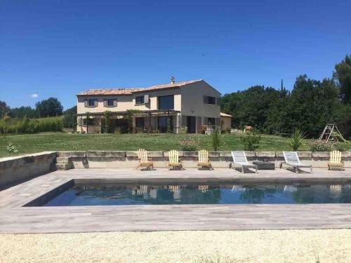 Villa avec piscine, au calme et en pleine nature!