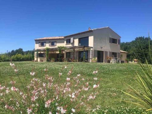 Villa avec piscine, au calme et en pleine nature!