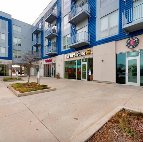 Studio View Of Downtown Near Lake Michigan Plaza Grey Studio View Of Downtown Near Lake Michigan Plaza Grey
