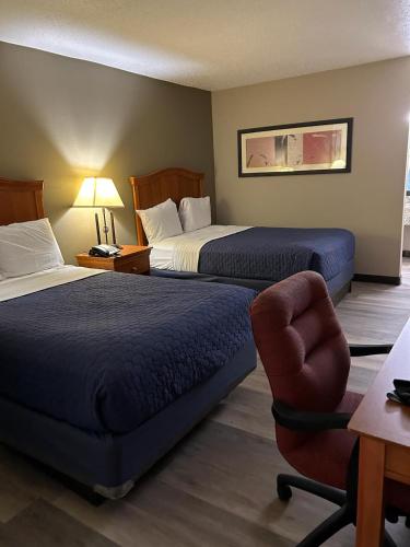 Rodeway Inn & Suites Greensboro Southeast