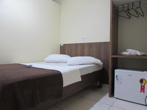 Economy Double Room image 7