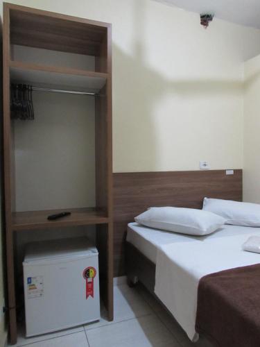 Economy Double Room image 3