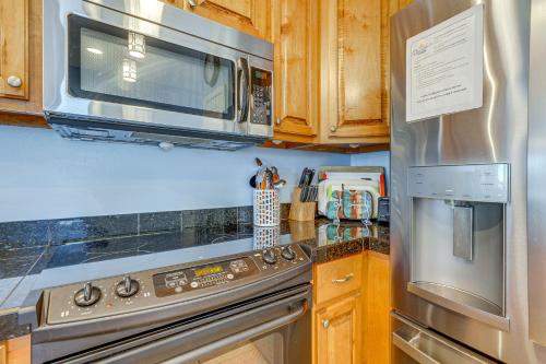 Dauphin Island Condo with Boat Slips Walk to Beach! - image 2