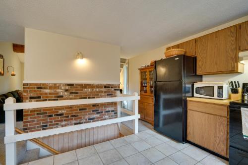 Dover Condo w/ Grill & Balcony: 3 Mi to Mt Snow!, Dover (Foto 8)