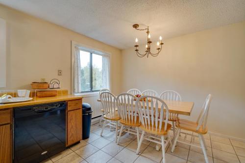 Dover Condo w/ Grill & Balcony: 3 Mi to Mt Snow!, Dover (Foto 9)