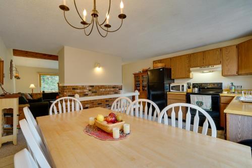 Dover Condo w/ Grill & Balcony: 3 Mi to Mt Snow!, Dover (Foto 10)