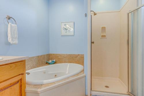 Dauphin Island Condo with Boat Slips Walk to Beach! - image 4