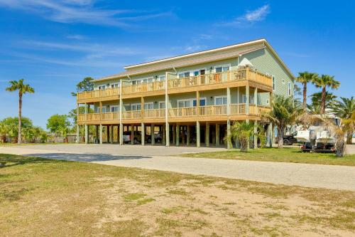 Dauphin Island Condo with Boat Slips Walk to Beach! - image 3