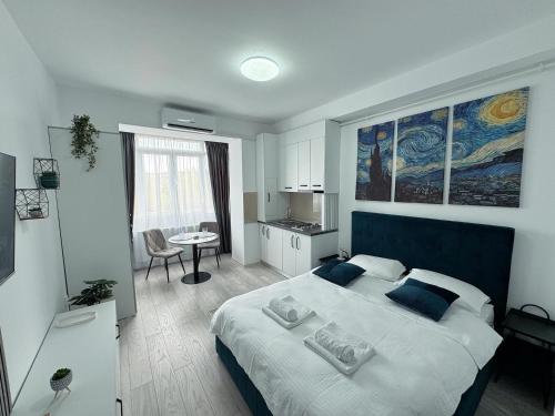 North Studio, Onești