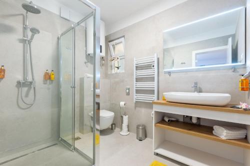 2M Exclusive Rooms 2
