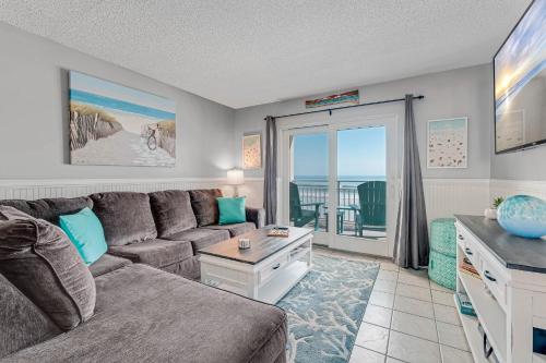 Direct Oceanfront, 2nd floor view feels like you, New Smyrna Beach