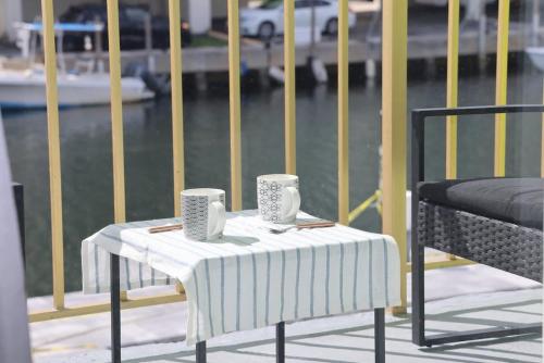 1BR with Kitchen Close To Sunny Isles Beach in Eastern Shores